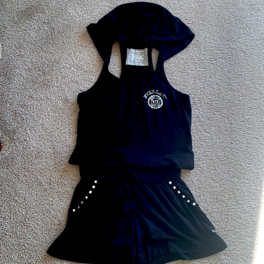 EVERLAST ROMPER WITH HOODIE AND POCKETS. GOOD COND